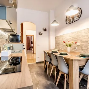 la-casa-del-pittore-rome.it-romehotels.com/